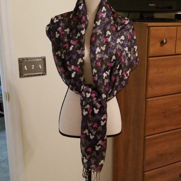 Disney Other - Scarf
